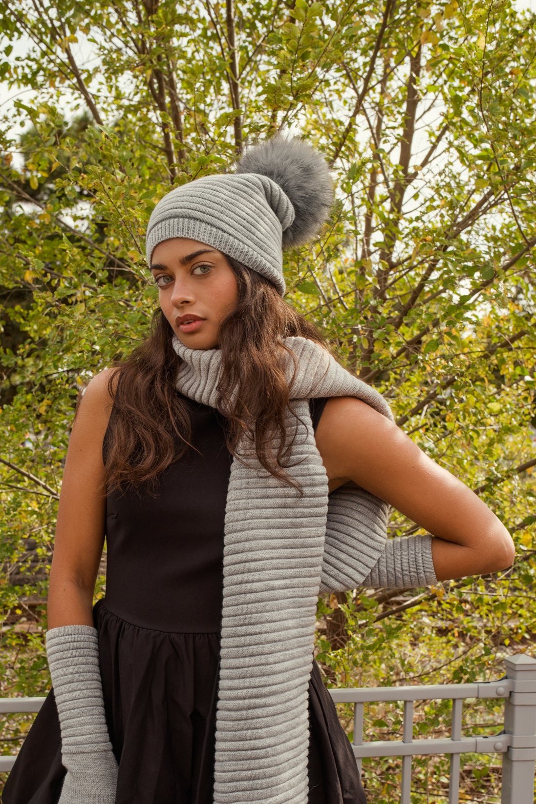 Kyi Kyi Canada Grey Wool Blend Knit Beanie With Pom Pom Faux Fur display picture 1
